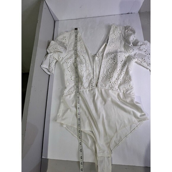 SABO Skirt Floral Eyelet 3/4 Sleeve Plunge Neck Bodysuit Size 8 NWT - Picture 5 of 10